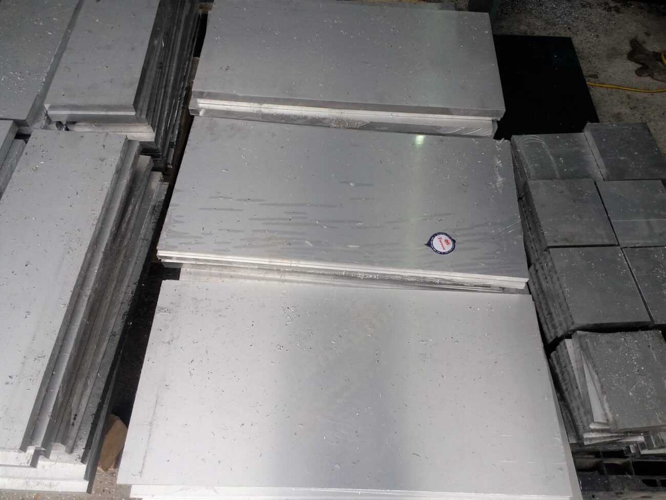 Nhôm 6061 : Tính chất, ứng dụng và giá bán