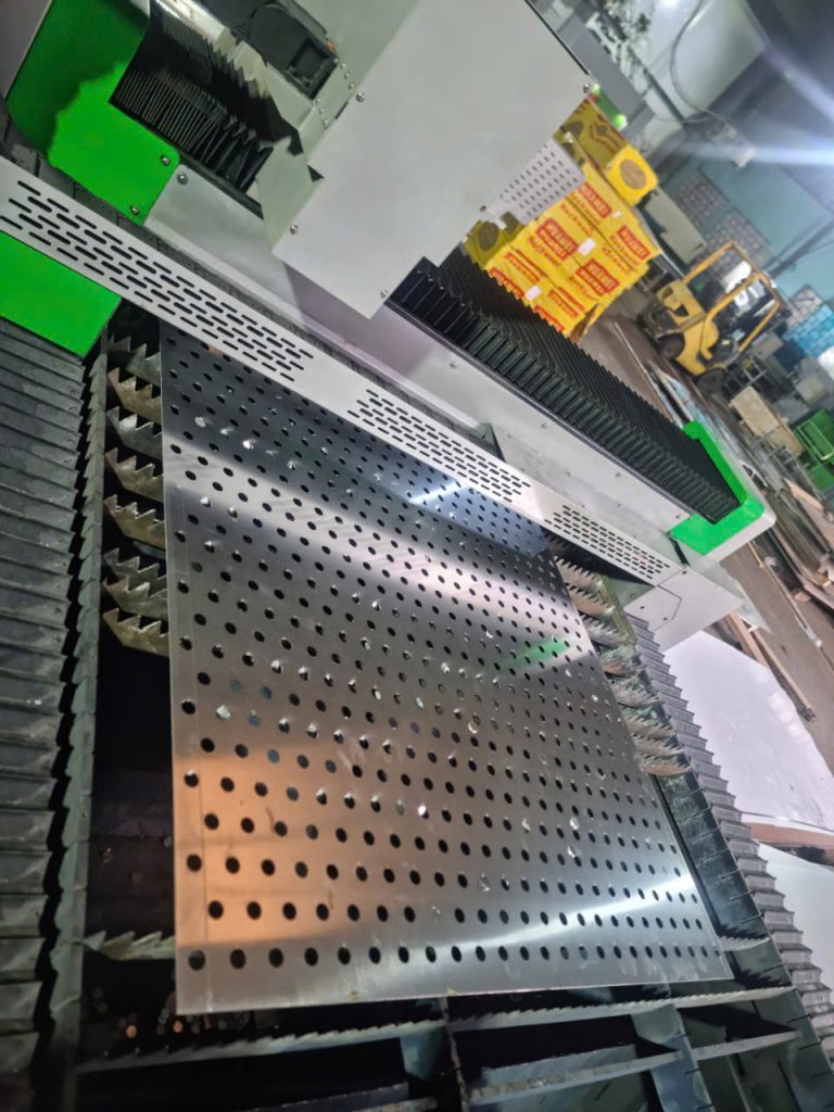 Dịch vụ gia công cắt Laser nhôm tấm